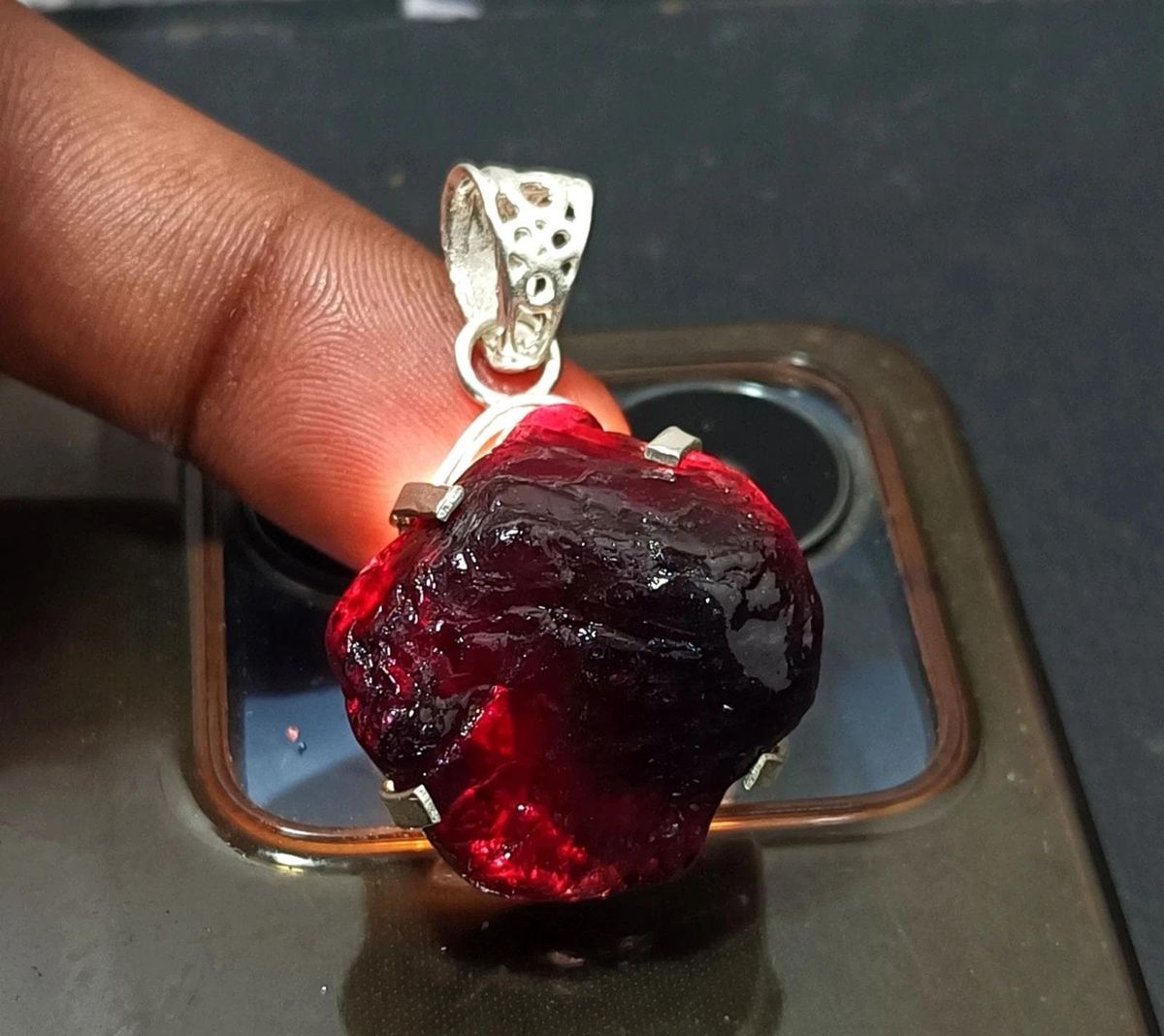 Source : https://www.etsy.com/de/listing/4370993981/10135-ct-naturlicher-roter-paintit?utm_source=Pinterest&utm_medium=organic