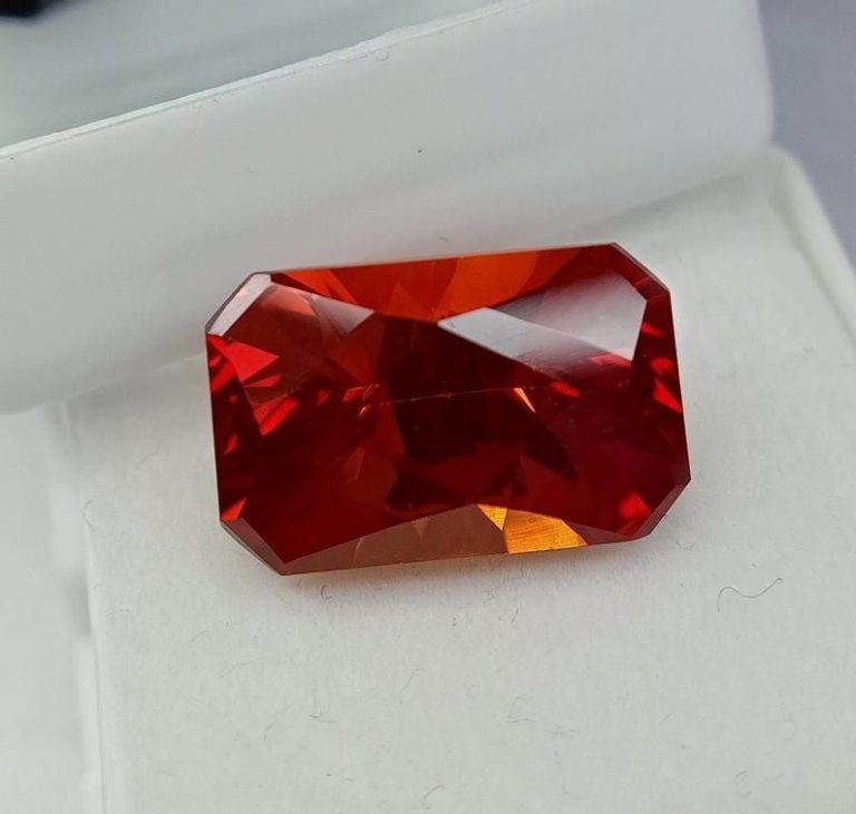 Source : https://www.etsy.com/listing/4412716376/mexican-red-orange-fire-opal-emerald-cut?utm_source=Pinterest&utm_medium=organic