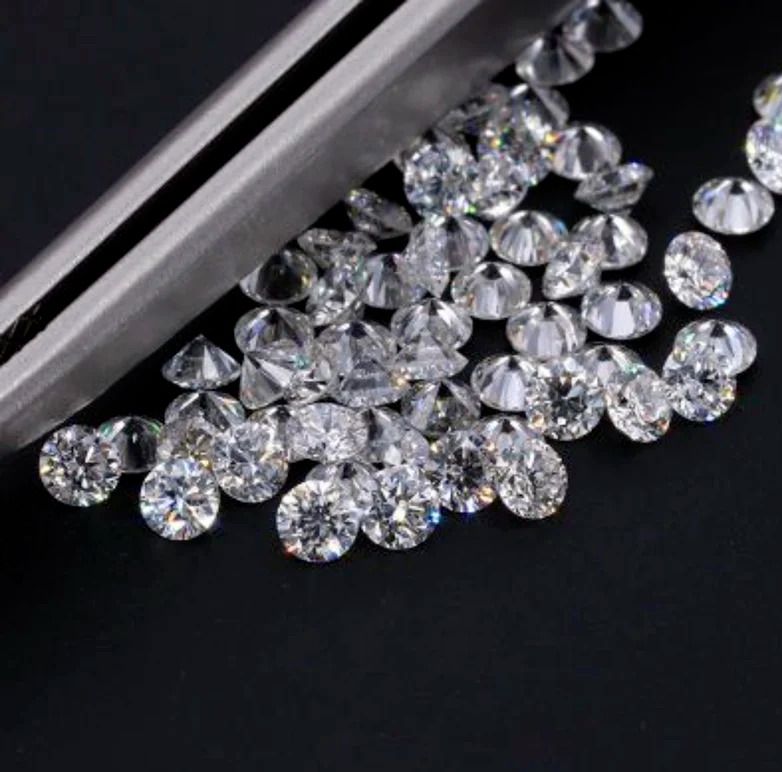 Source : matura-diamond-colorless-zircon