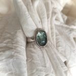 Source : https://sweetbloom.shop/products/aqua-kyanite?variant=50752368705841&utm_source=Pinterest&utm_medium=organic