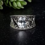 Source : https://www.innervisioncrystals.net/products/phenakite-ring-9x7mm-1-75-ct-size-5-5?variant=54814987223412&utm_source=Pinterest&utm_medium=organic
