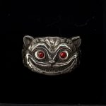 Source : https://www.perrygargano.com/products/the-cheshire-cat?variant=41775805005867&utm_source=Pinterest&utm_medium=organic