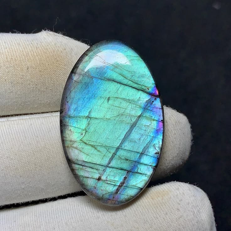 Source : https://www.etsy.com/listing/4515111171/natural-labradorite-cabochon-316x201x48?utm_source=Pinterest&utm_medium=organic