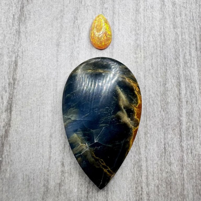 Source : https://www.etsy.com/listing/4454711427/blue-indonesian-opal-cabochon-us-seller?utm_source=Pinterest&utm_medium=organic