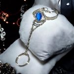 Source : https://poshmark.com/listing/New-Bracelet-Ring-Jewelry-Accessory-Deadstock-Cats-Eye-Look-Bead-Costume-Witchy-6a0e39f821bd420567716858?utm_source=pin_unpaid
