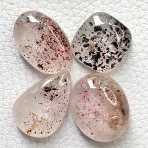 کوارتز با اینکلوژن (Included Quartz)