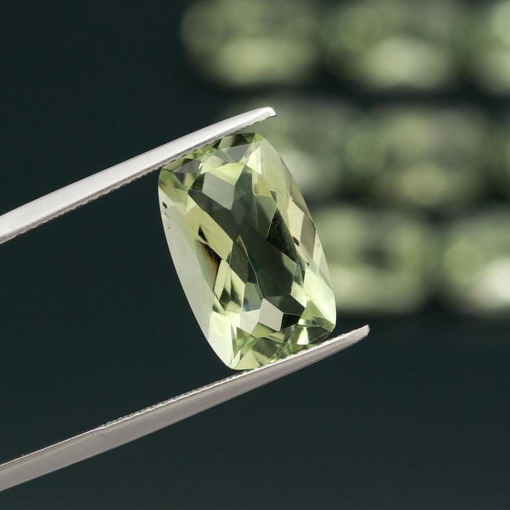 Source : https://www.etsy.com/ca/listing/1281022946/natural-prasiolite-quartz-cushion-shape?utm_source=Pinterest&utm_medium=organic