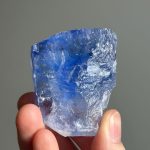 Source : https://www.etsy.com/listing/4453359453/blue-halite-natural-crystal-specimen?utm_source=Pinterest&utm_medium=organic