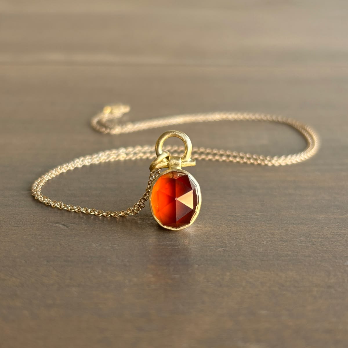 Source : https://www.etsy.com/listing/4490605401/hessonite-garnet-square-shape-gemstone?utm_source=Pinterest&utm_medium=organic
