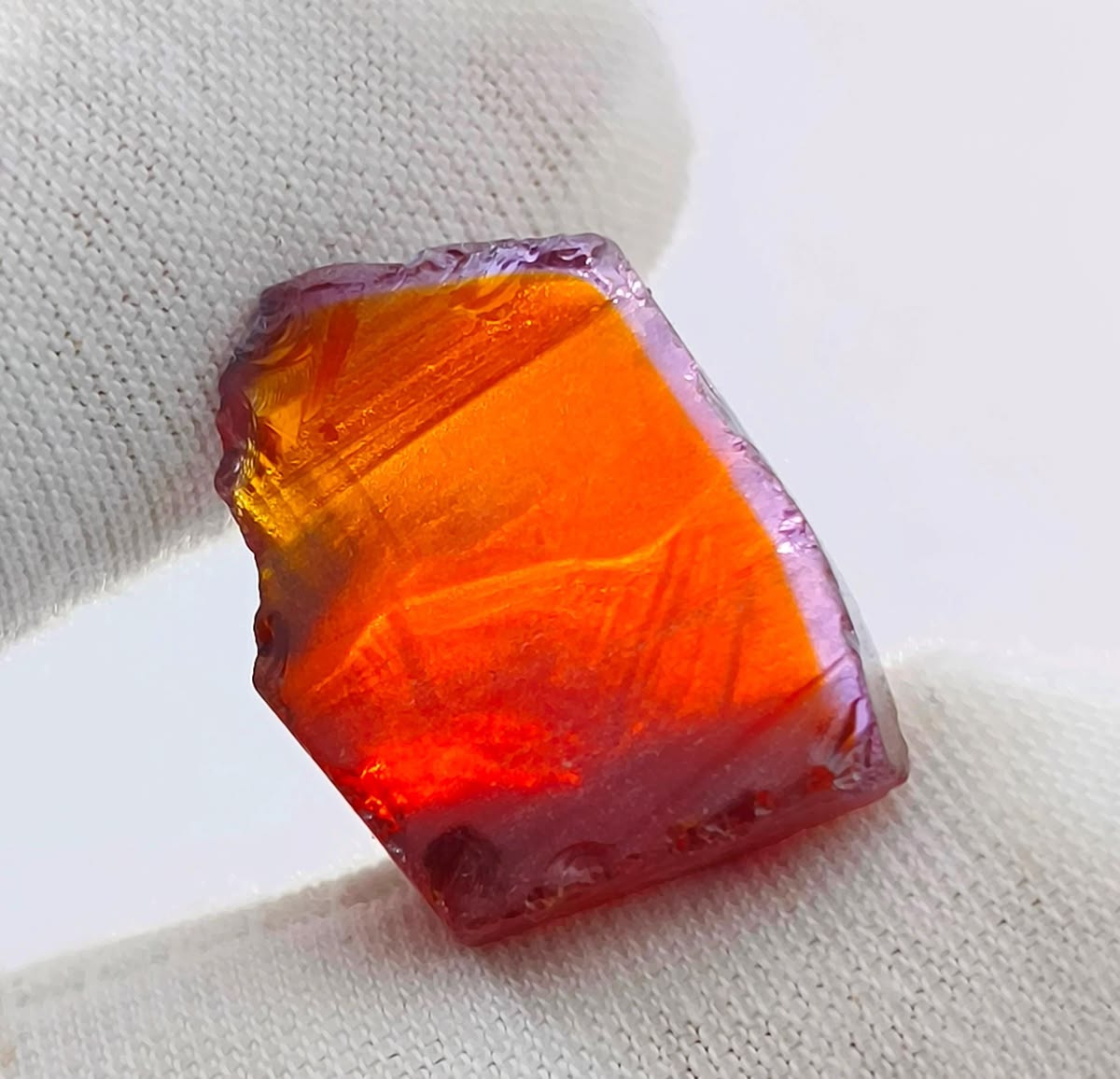 Source : https://www.etsy.com/ca/listing/4516282028/53-cts-natural-deep-orange-zircon-facet?utm_source=Pinterest&utm_medium=organic