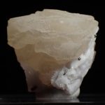 Source : https://www.etsy.com/listing/1749973037/strontianite-fine-crystal-from-dreislar?utm_source=Pinterest&utm_medium=organic