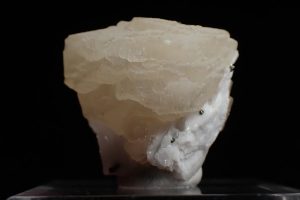 استرونتیانیت (Strontianite)