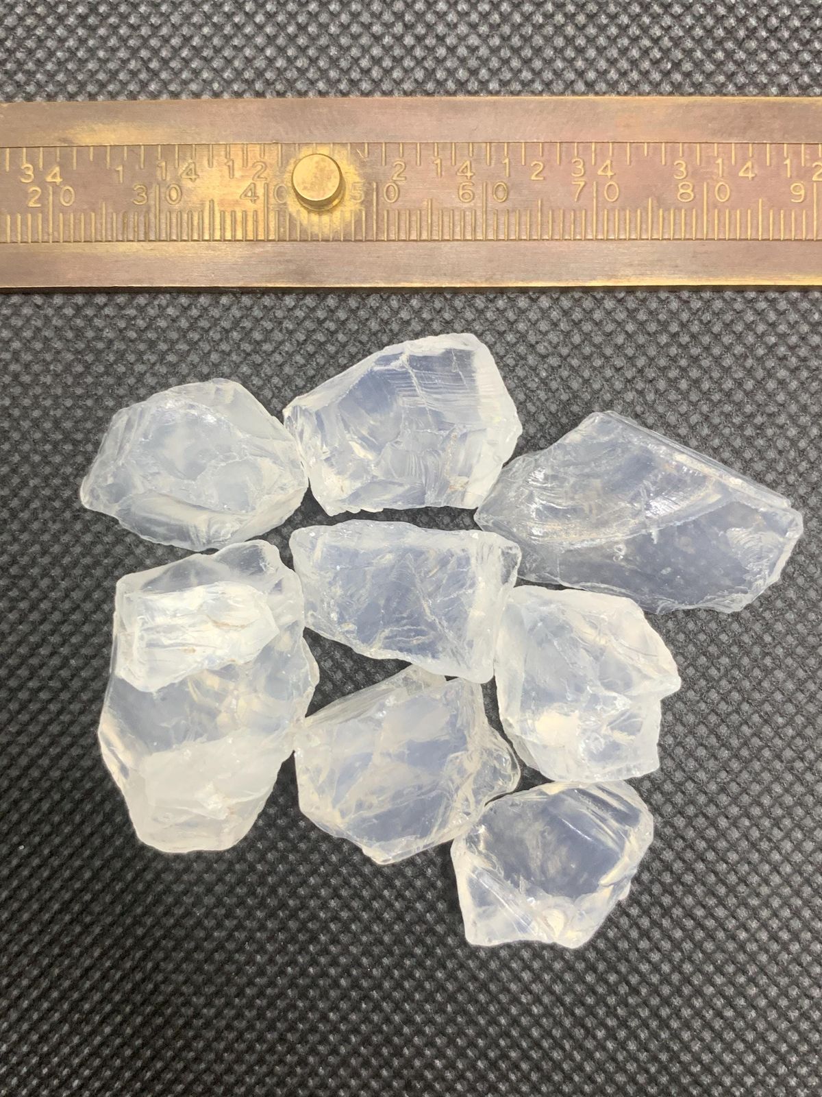 Source : https://www.etsy.com/listing/4363035834/206-carat-excellent-facet-grade-rough?utm_source=Pinterest&utm_medium=organic