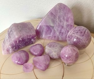 کونزیت (Kunzite)