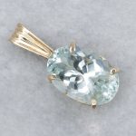 Source : https://www.marketsquarejewelers.com/products/oval-cut-aquamarine-yellow-gold-cocktail-pendant?variant=42162028576862&utm_source=Pinterest&utm_medium=organic