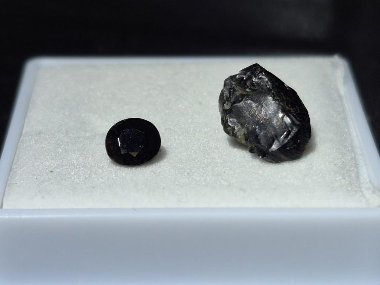 منبع : https://www.etsy.com/ca/listing/4473006667/serendibite-cut-rough-set-myanmar?utm_source=Pinterest&utm_medium=organic