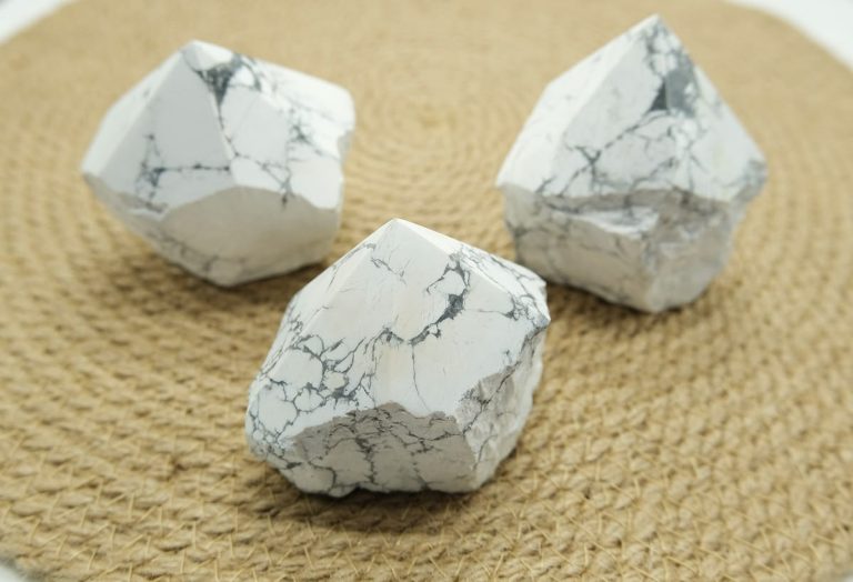 منبع : https://www.elevateandalign.com/products/howlite-polished-point-with-flat-base?utm_source=Pinterest&utm_medium=organic