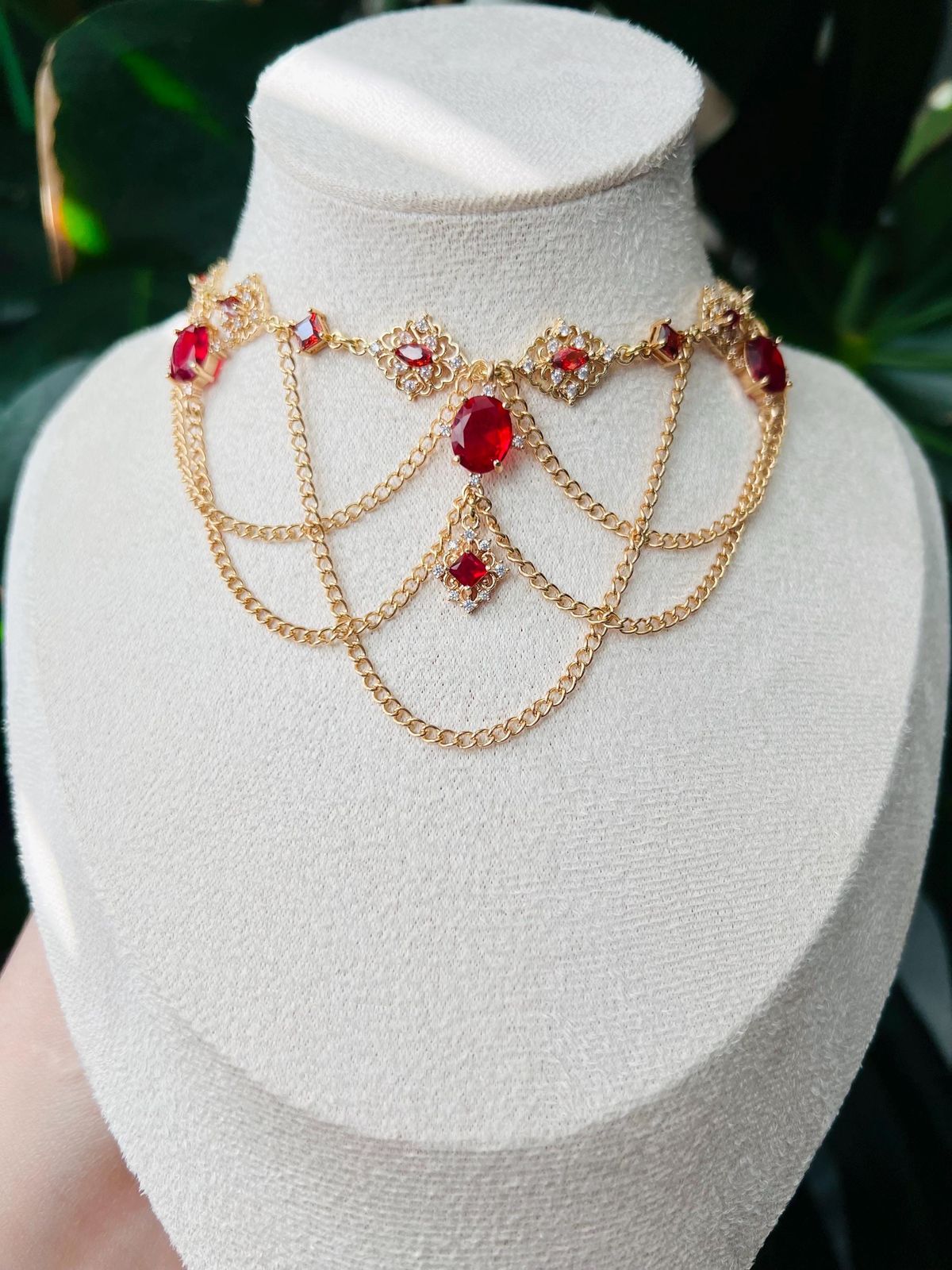 منبع : https://www.etsy.com/listing/1690737820/red-fairycore-necklace-handmade-jewelry?utm_source=Pinterest&utm_medium=organic