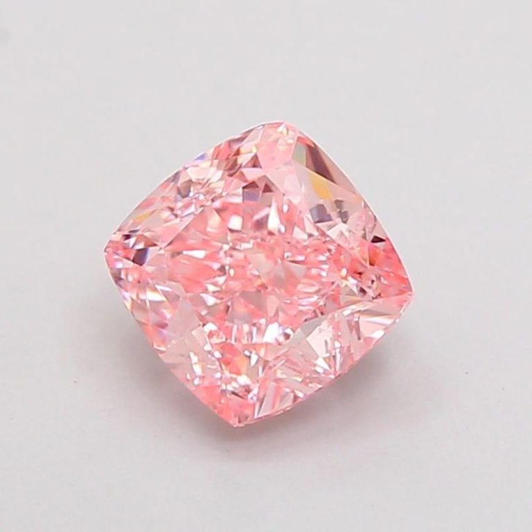 منبع : https://www.brilliance.com/lab-grown-diamonds/cushion/1-53-carat-fancy-vivid-pink-color-ideal-make-vs1-clarity-igi-certified-SKU-LG41894057?utm_source=Pinterest&utm_medium=organic