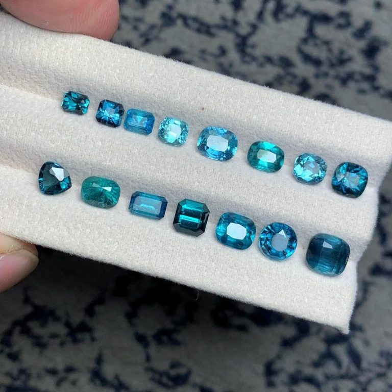منبع : https://www.etsy.com/listing/4507796573/103-cts-neon-indigo-tourmalines-from?utm_source=Pinterest&utm_medium=organic