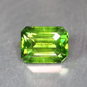 زیرکن سبز (Green Zircon)