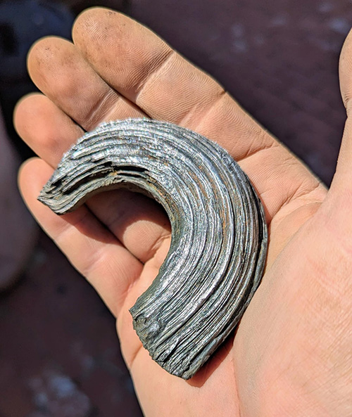 https://www.reddit.com/r/Blacksmith/comments/1fero1i/this_is_what_wrought_iron_looks_like_after_being/