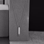 Source : https://www.etsy.com/sg-en/listing/1768554584/vertical-bar-necklace-mens-cuban-link?ls=a&ga_order=most_relevant&ga_search_type=all&ga_view_type=gallery&ga_search_query=aluminum+bronze+bar+pendant+necklace&ref=sc_gallery-1-9&pro=1&plkey=Eu9x6PsPhV_OB4QGxDd2qll5u00f%3ALTed34ac8f90056b3fac077ee5cde8cdf6e794495f