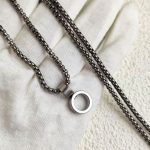 Source : https://www.etsy.com/ca/listing/1807185328/pure-titanium-box-chain-necklace-swivel?utm_source=Pinterest&utm_medium=organic