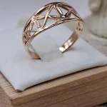 Source : https://www.etsy.com/sg-en/listing/4535805310/exclusive-vtg-red-gold-14k-ring-585?ls=s&ga_order=most_relevant&ga_search_type=all&ga_view_type=gallery&ga_search_query=585+Yellow+Gold&ref=sr_gallery-1-6&spe=him&frs=1&content_source=523c2fb4-8cbc-4d6b-b47e-57cc0f931767%253ALTf9b5fd501b88f4a1a5a0140ee124d5778b30297a&organic_search_click=1&logging_key=523c2fb4-8cbc-4d6b-b47e-57cc0f931767%3ALTf9b5fd501b88f4a1a5a0140ee124d5778b30297a