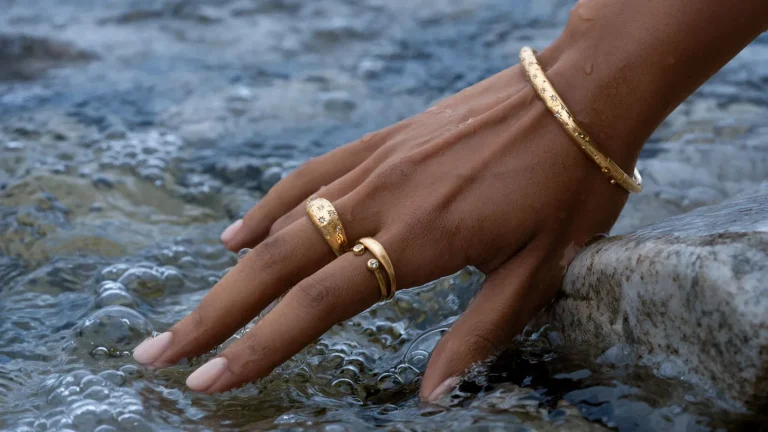 https://www.naturaldiamonds.com/culture-and-style/ernest-jones-electrum/