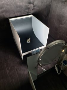 عکاسی حرفه‌ای از اشیاء زینتی برای فروش آنلاین (Professional Photography of Decorative Objects for Online Sales)