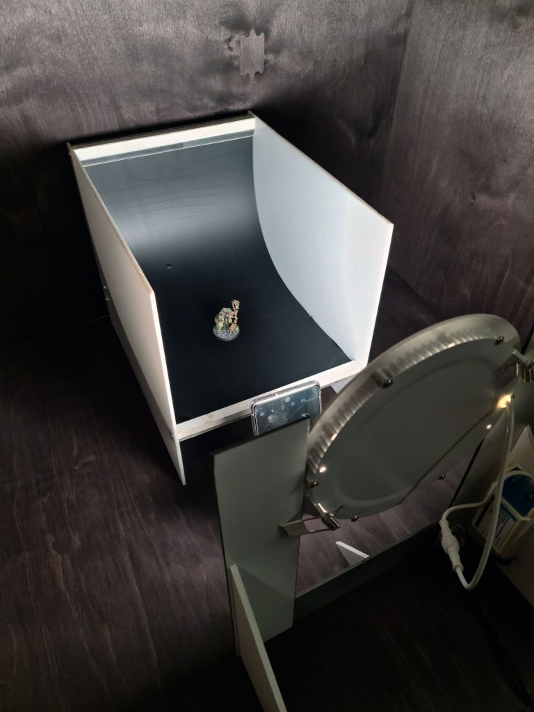 https://frontierwargaming.com/miniature-photography-diy-setup-for-better-pictures/